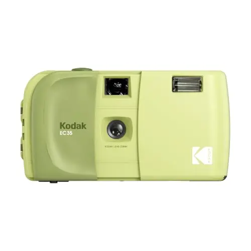 Cámara KODAK EC35: Fotografía 35mm, Enfoque Libre, Flash Integrado, Diseño Amigable.