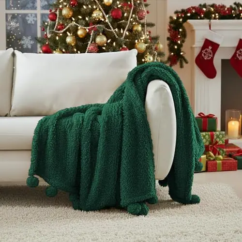 Manta Boho Verde HORIMOTE HOME de 50"x60" con Pompones, Suave y Ligera para Invierno
